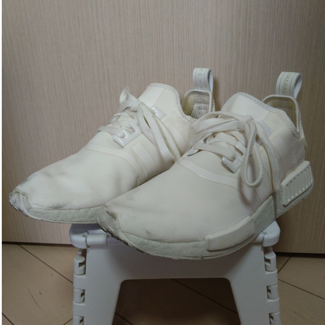 adidas(アディダス)のadidas(アディダス) NMD R1 Off White Sand メンズの靴/シューズ(スニーカー)の商品写真