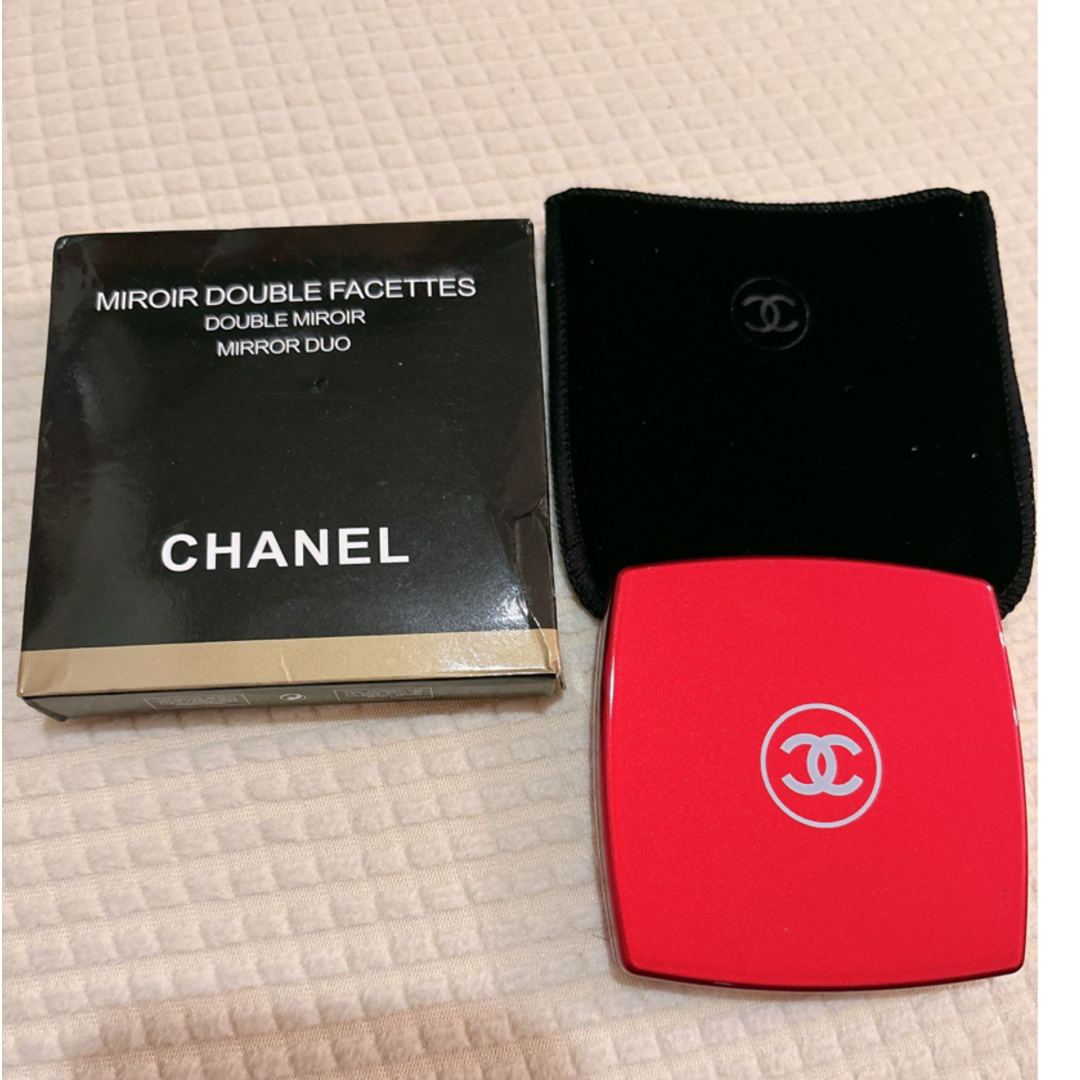 CHANEL(シャネル)のCHANEL ミラー　鏡　赤　レッド　コンパクトミラー　両面 レディースのファッション小物(ミラー)の商品写真