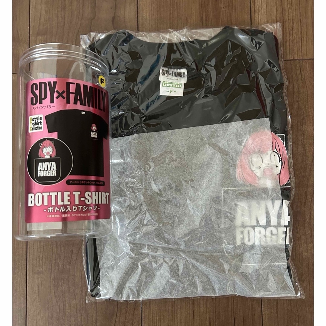 SPY×FAMILY Tシャツ　アーニャフォージャー(ポケット)Ver.ブラック レディースのトップス(Tシャツ(半袖/袖なし))の商品写真