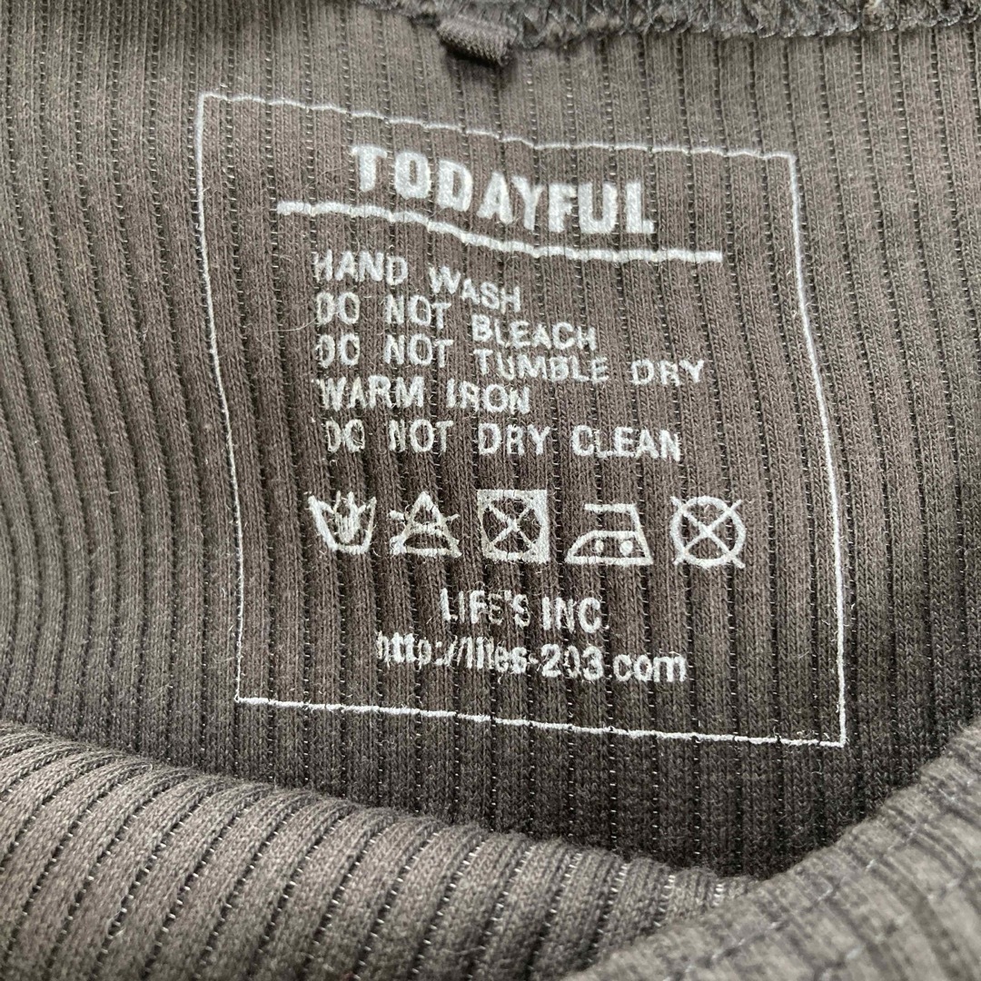 TODAYFUL(トゥデイフル)の◻️ TODAYFUL　トゥデイフル　オフショルダーＴシャツ ◻️ レディースのトップス(Tシャツ(半袖/袖なし))の商品写真