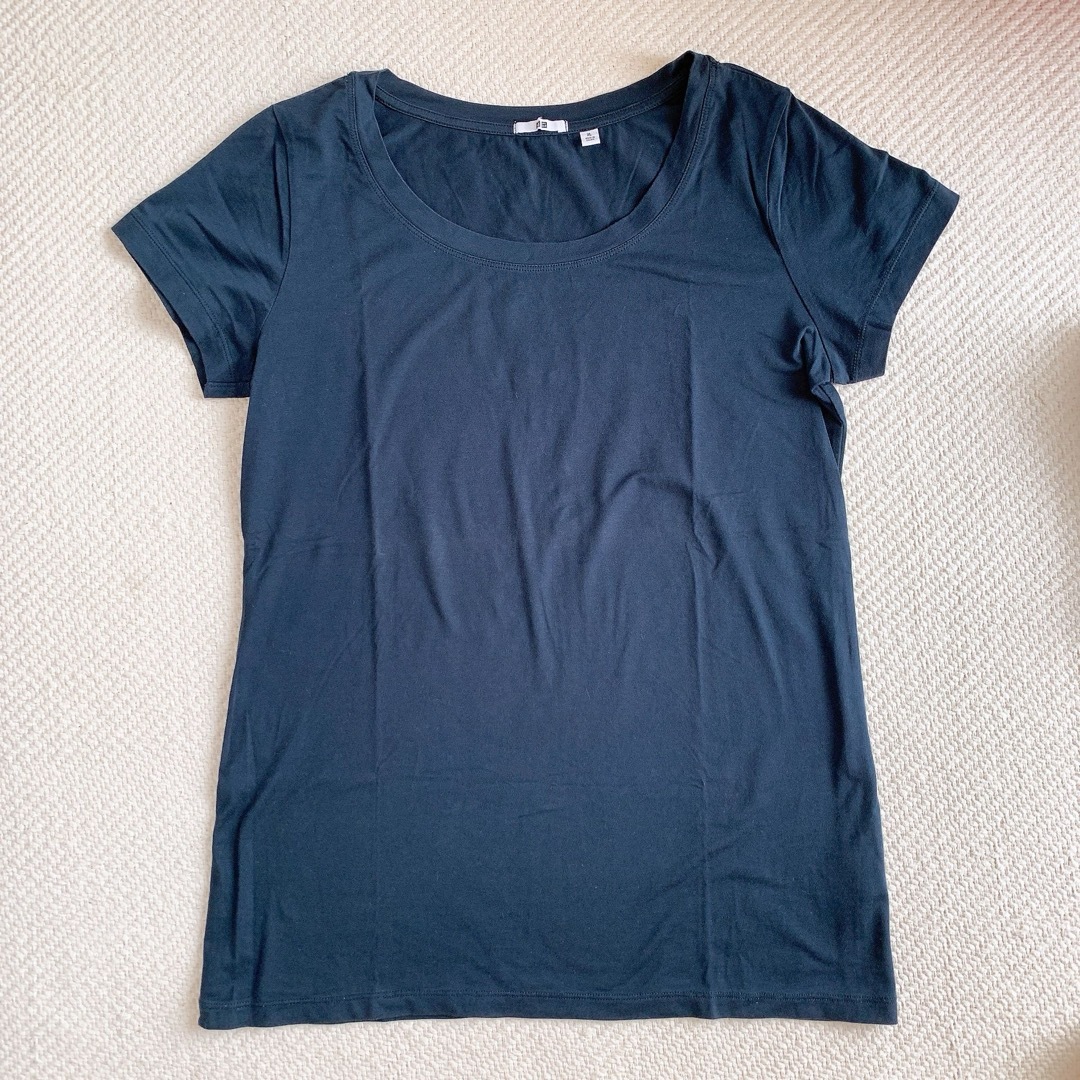UNIQLO(ユニクロ)のUNIQLO Tシャツ　ネイビー レディースのトップス(Tシャツ(半袖/袖なし))の商品写真