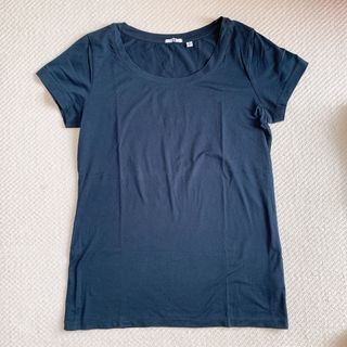 ユニクロ(UNIQLO)のUNIQLO Tシャツ　ネイビー(Tシャツ(半袖/袖なし))