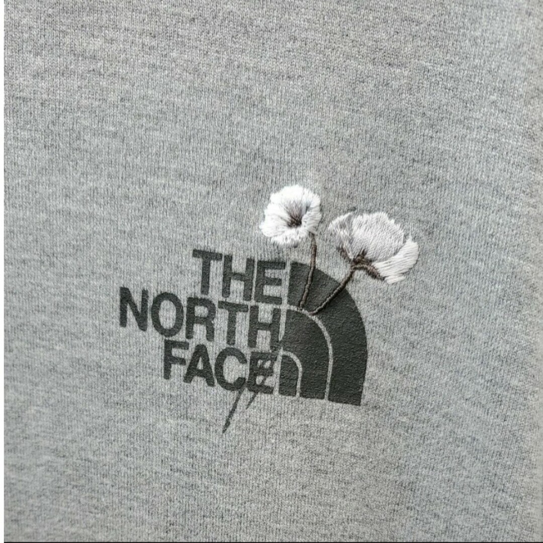 THE NORTH FACE(ザノースフェイス)のノースフェイス　ブフラワーロゴワンピースSサイズ レディースのワンピース(ロングワンピース/マキシワンピース)の商品写真