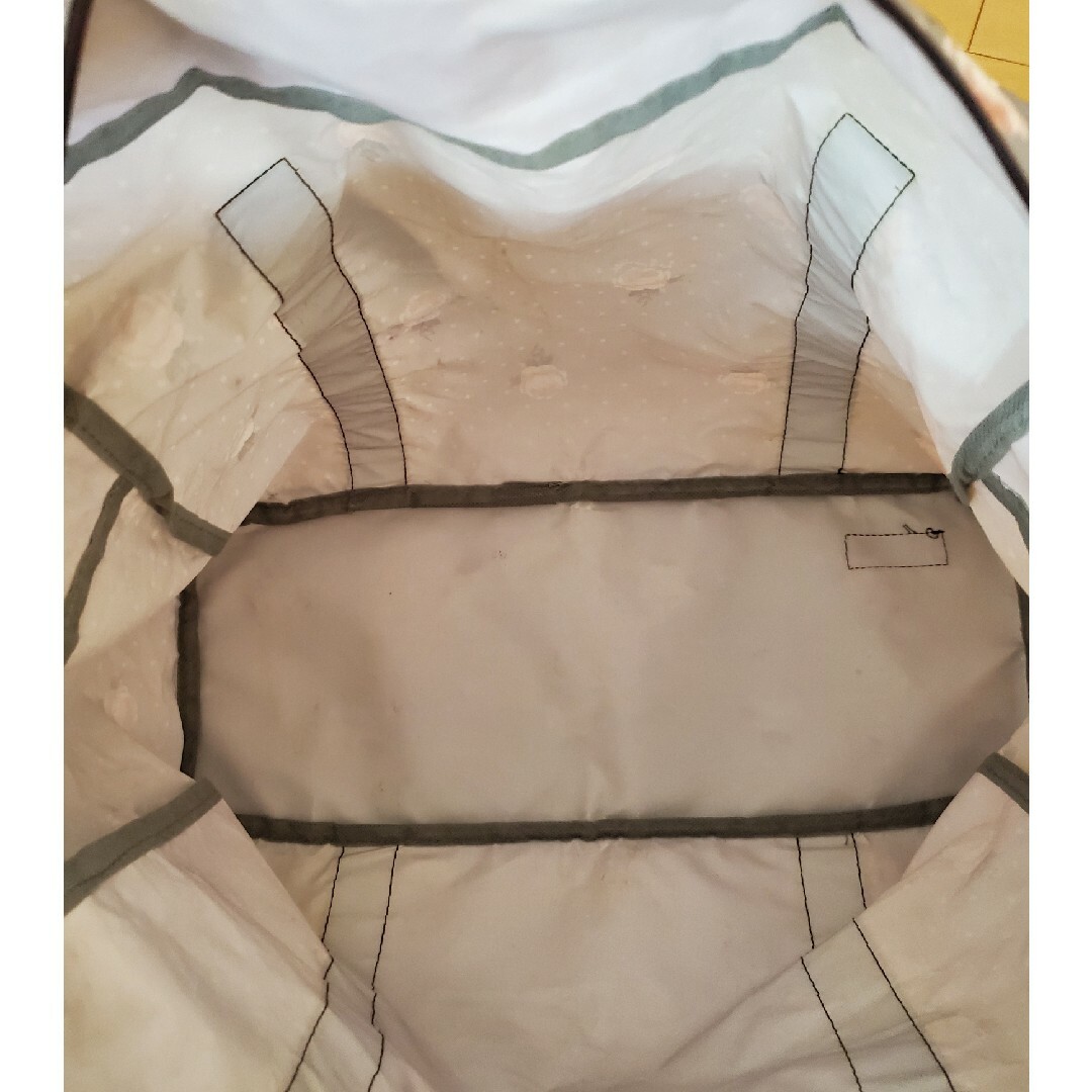 LeSportsac(レスポートサック)のレスポートサック　ショルダーバッグ　折り畳み式トート/エコバック　ローズ柄グレー レディースのバッグ(ショルダーバッグ)の商品写真