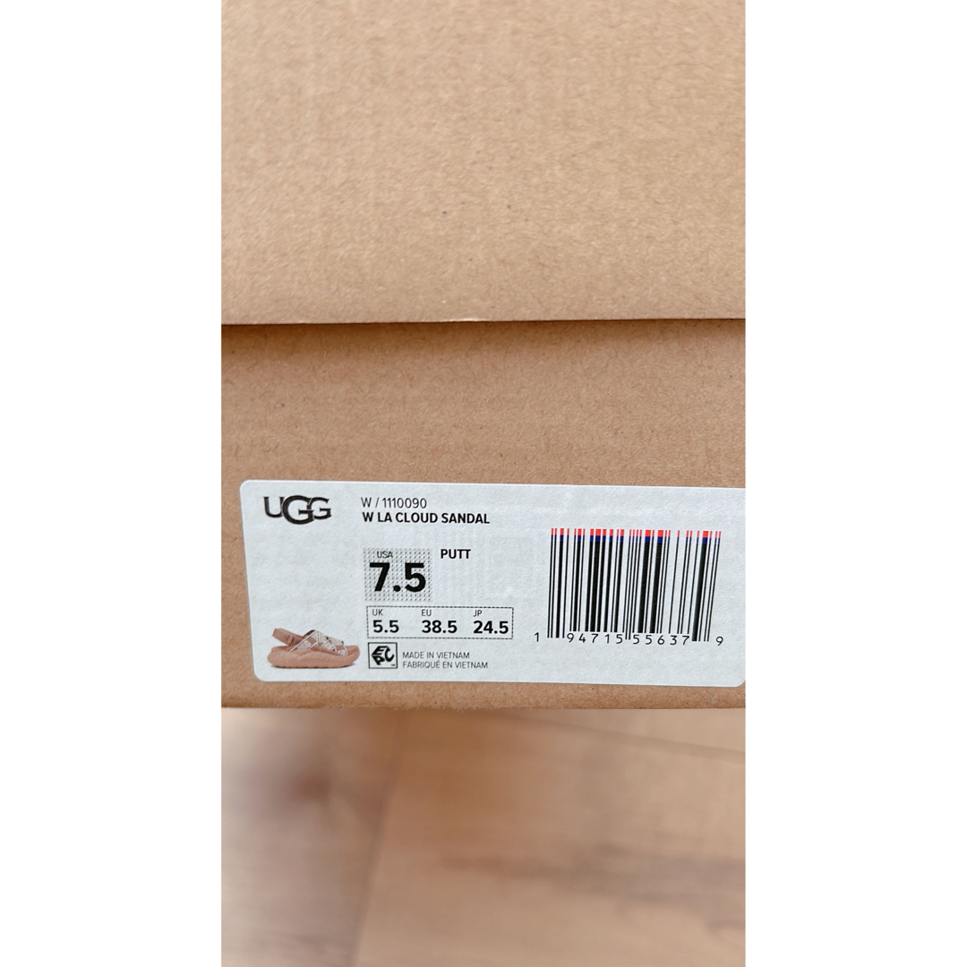 UGG(アグ)のUGG 厚底サンダル　7.5 24.5㎝ レディースの靴/シューズ(サンダル)の商品写真