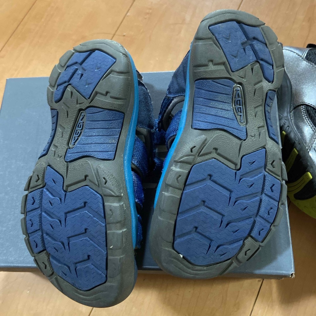 KEEN(キーン)のキッズ用シューズ　2足セット　19.5センチ キッズ/ベビー/マタニティのキッズ靴/シューズ(15cm~)(サンダル)の商品写真