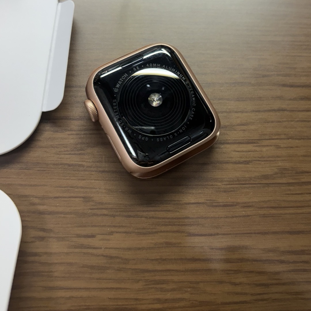 Apple Watch(アップルウォッチ)のユウコ様専用AppleWatch SE 第1世代40mmGPSモデル スマホ/家電/カメラのスマートフォン/携帯電話(その他)の商品写真