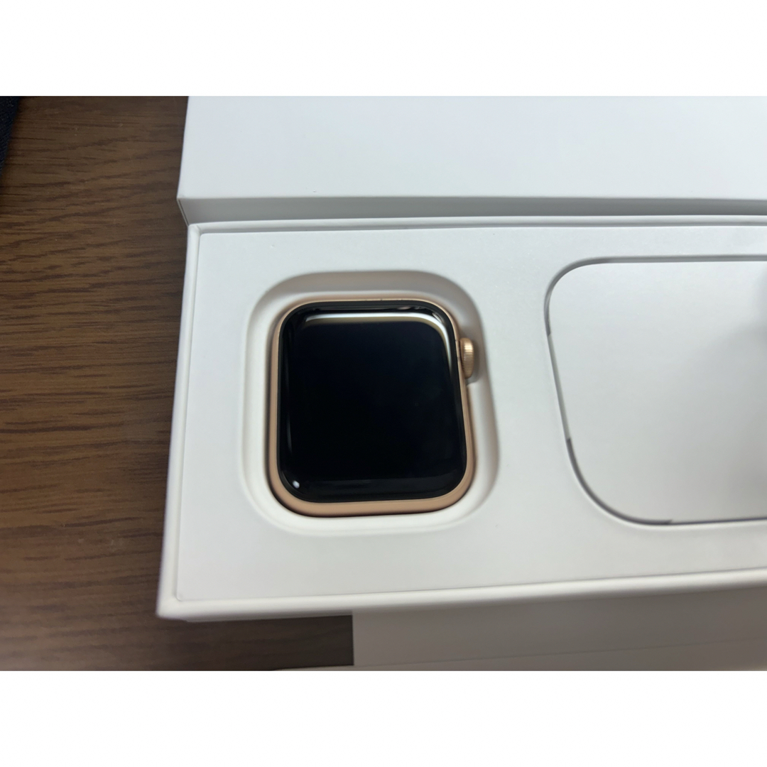 Apple Watch(アップルウォッチ)のユウコ様専用AppleWatch SE 第1世代40mmGPSモデル スマホ/家電/カメラのスマートフォン/携帯電話(その他)の商品写真