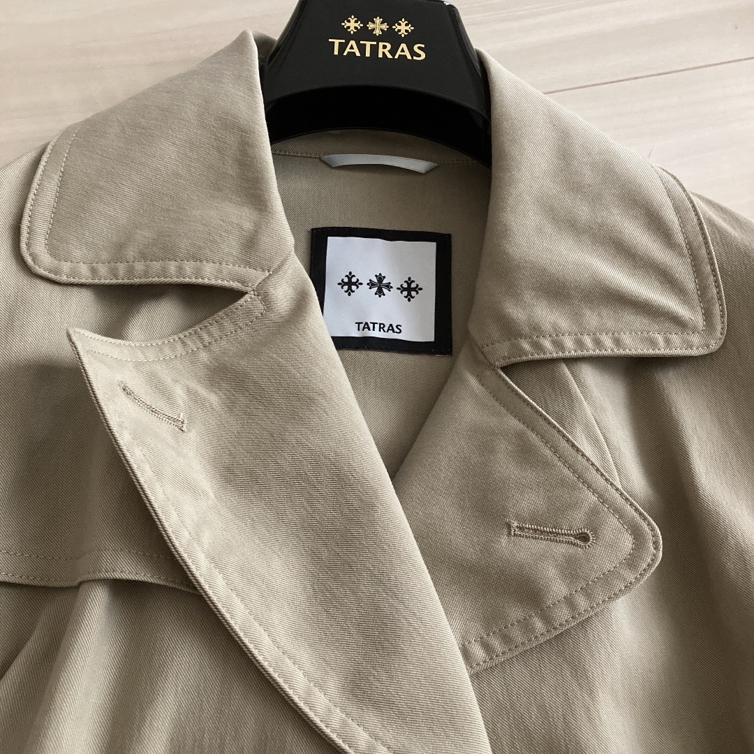 TATRAS(タトラス)のタトラス　トレンチコート レディースのジャケット/アウター(トレンチコート)の商品写真