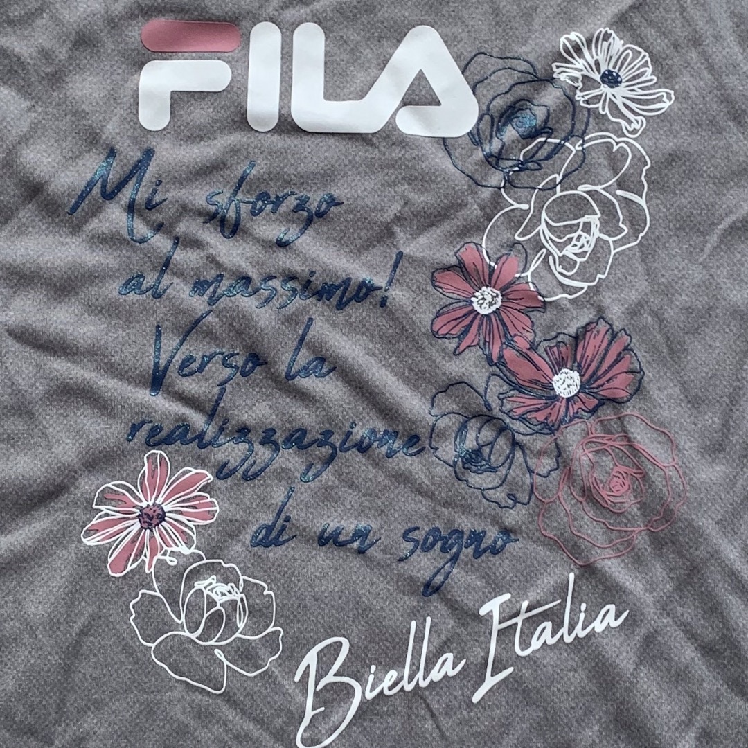 FILA(フィラ)のFILA Tシャツ Mサイズ レディース　グレー　新品未使用　タグ付 レディースのトップス(Tシャツ(半袖/袖なし))の商品写真