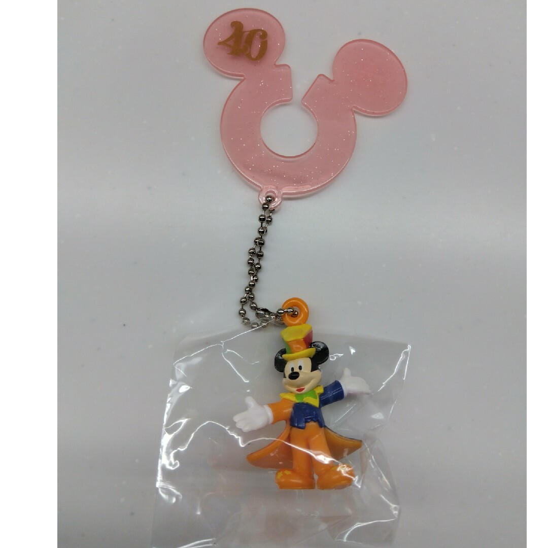 Disney(ディズニー)のディズニーランド　ミッキー　キーホルダー エンタメ/ホビーのおもちゃ/ぬいぐるみ(キャラクターグッズ)の商品写真