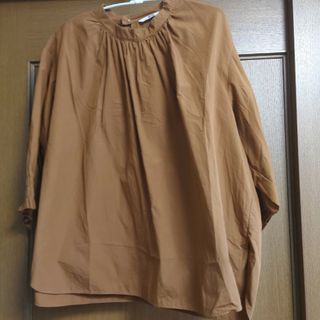 ユニクロ(UNIQLO)のブラウンブラウス(シャツ/ブラウス(長袖/七分))