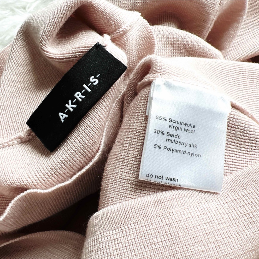 AKRIS(アクリス)の極美品　AKRIS アクリス　さくら　ピンクベージュ　パール　シルク　セーター レディースのトップス(ニット/セーター)の商品写真