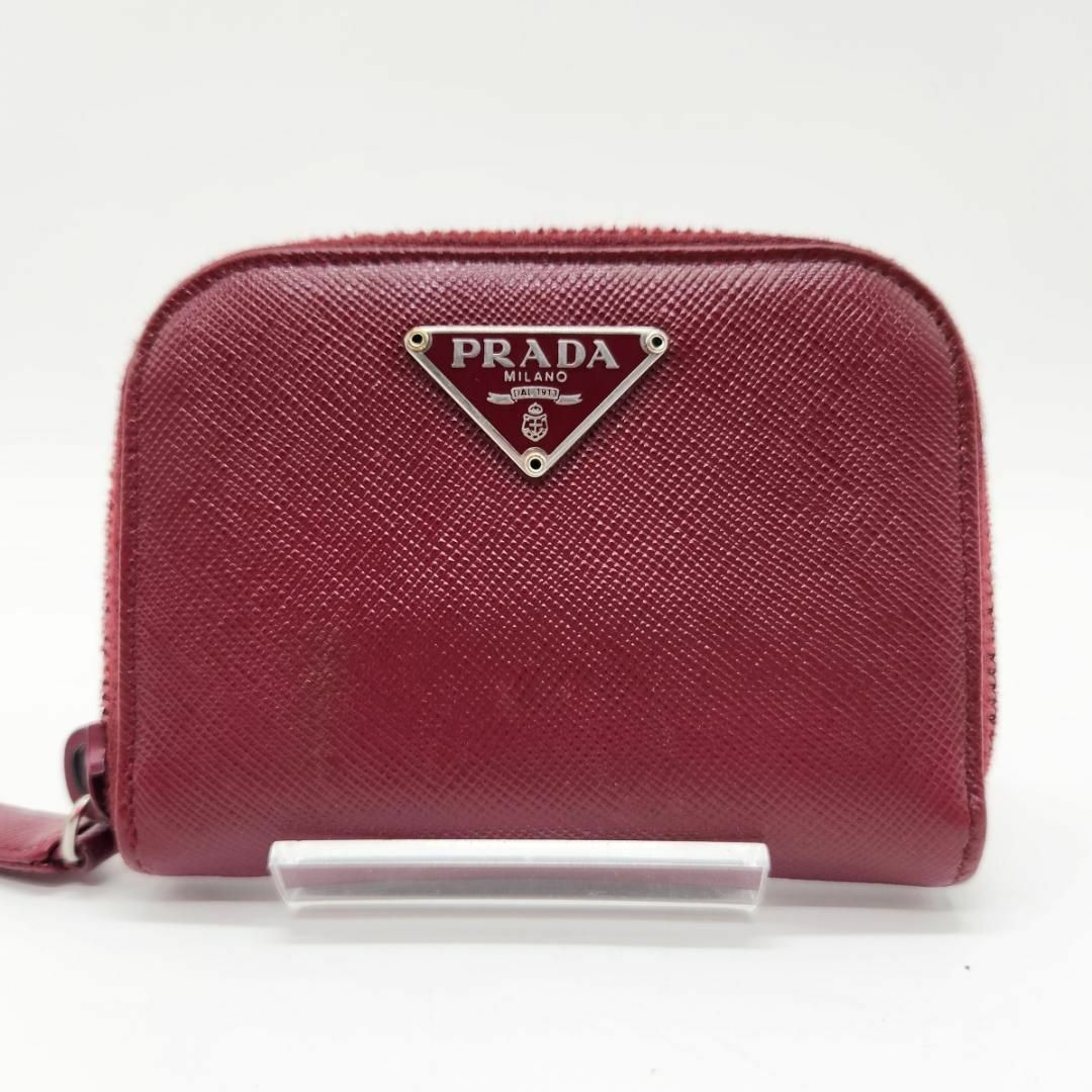 PRADA(プラダ)のプラダ コインケース 三角ロゴプレート サフィアーノ ラウンドジップ 本革 赤 レディースのファッション小物(コインケース)の商品写真
