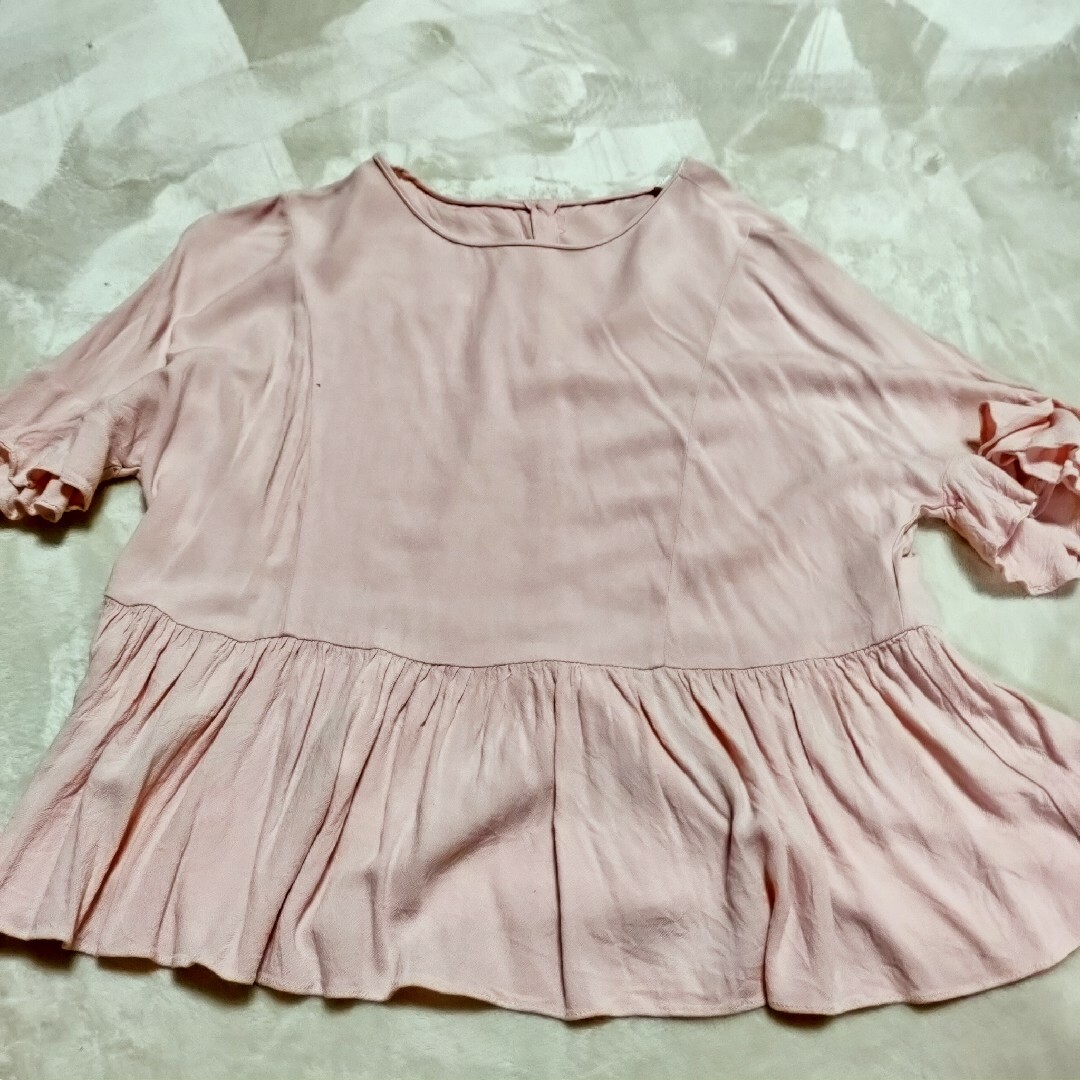 ZARA(ザラ)のZARA　ピンクの上服 レディースのトップス(カットソー(半袖/袖なし))の商品写真