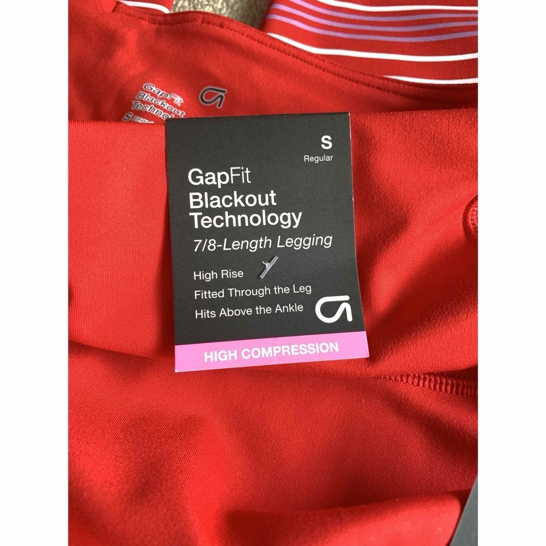 GAP(ギャップ)のGapFit ブラックアウトテクノロジーレギンス　S 新品 レディースのレッグウェア(レギンス/スパッツ)の商品写真