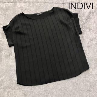 インディヴィ(INDIVI)のINDIVI インディヴィ タックデザインブラウス　ブラック　Mサイズ(シャツ/ブラウス(半袖/袖なし))