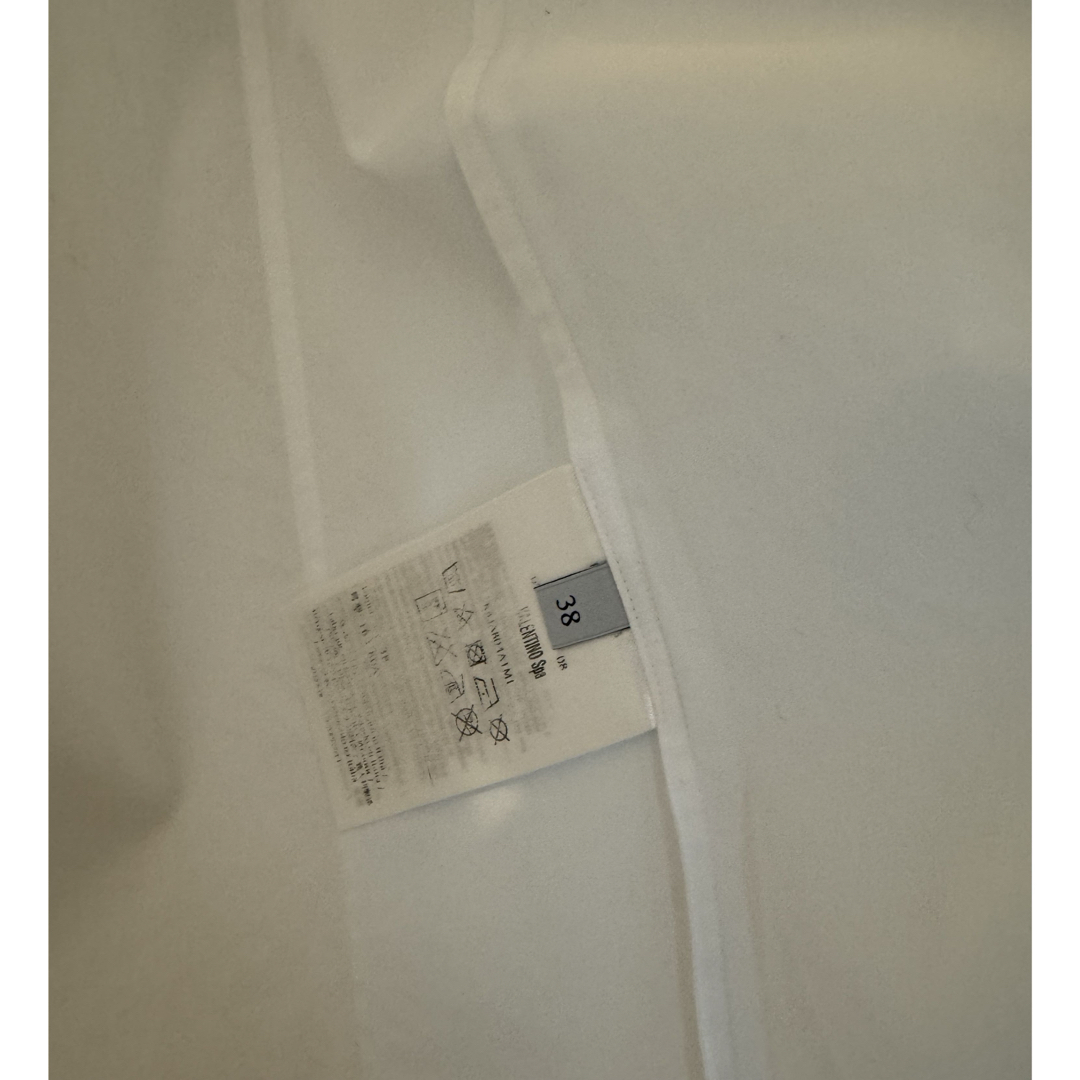 valentino garavani(ヴァレンティノガラヴァーニ)のヴァレンティノ　ケープシャツ レディースのトップス(シャツ/ブラウス(長袖/七分))の商品写真