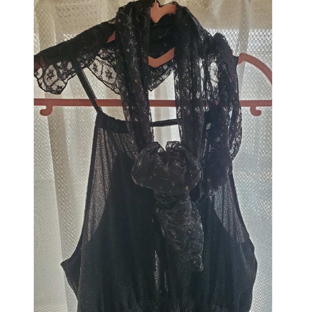 キャバ風ワンピース　ホルターネック　黒ラメ　大きいサイズ レディースのワンピース(ひざ丈ワンピース)の商品写真