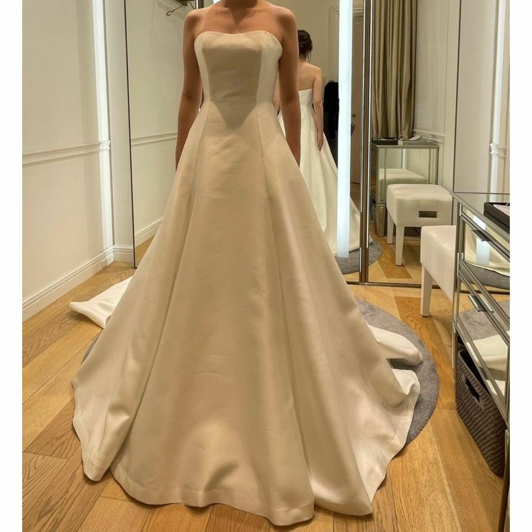 ウエディングドレス ベアトップ くるみボタン スレンダーライン 結婚式/披露宴