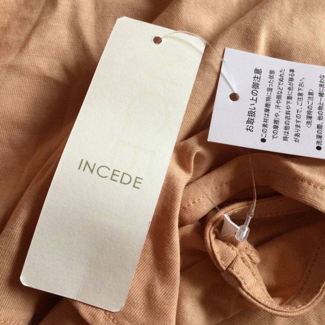 【4Lサイズ】INCEDE ケープデザイン　トップス レディースのトップス(Tシャツ(半袖/袖なし))の商品写真