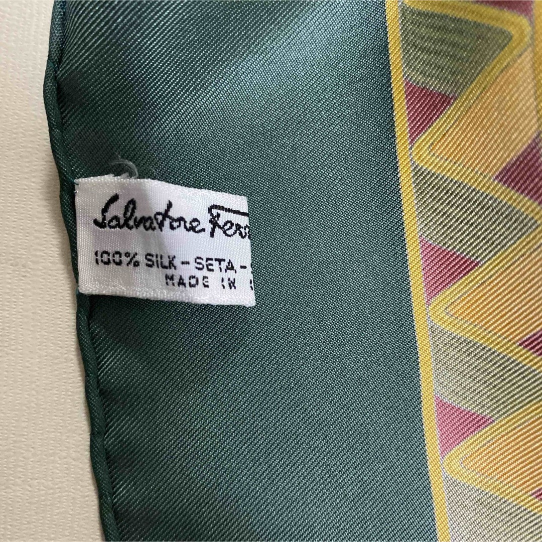 Salvatore Ferragamo - フェラガモ ボタニカル柄スカーフ(未使用 Salvatore Ferragamo - フェラガモ ボタニカル柄スカーフ(未使用