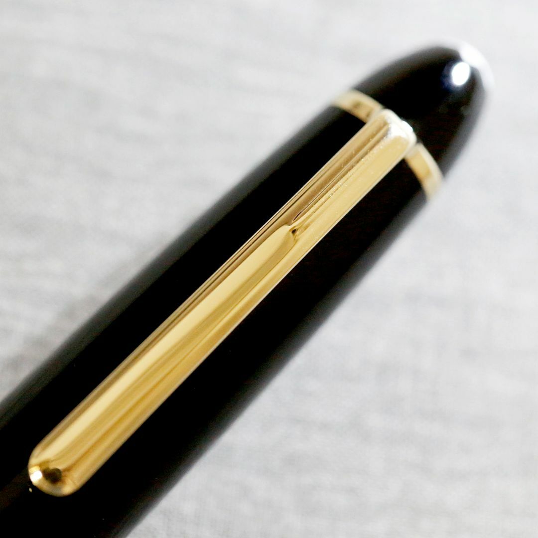 MONTBLANC(モンブラン)の【美品 送料込】モンブラン ボールペン １６１ マイスターシュテュック ゴールド インテリア/住まい/日用品の文房具(ペン/マーカー)の商品写真