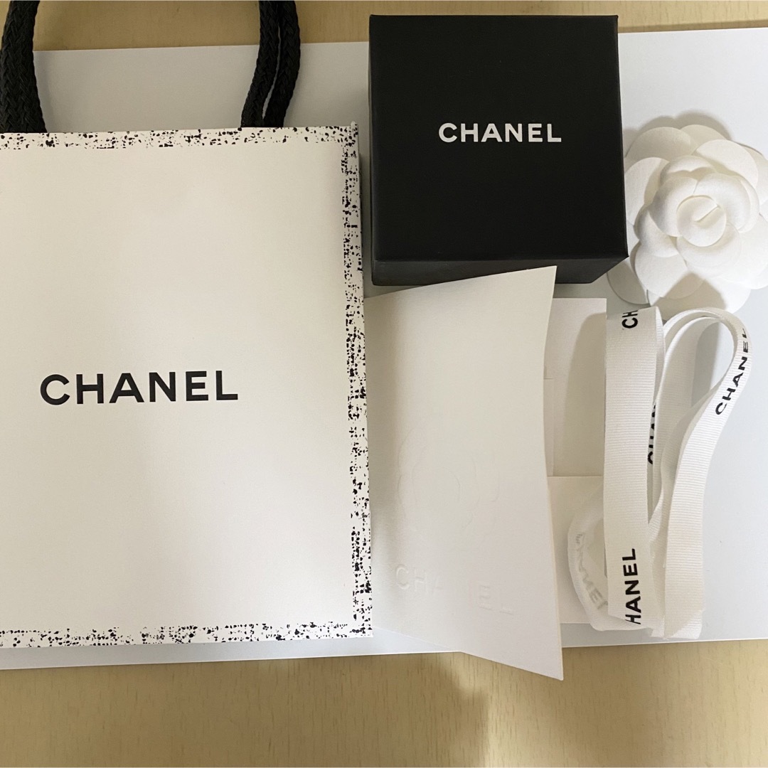 CHANEL(シャネル)のCHANEL リング メタル＆ストラス ゴールド＆クリスタル レディースのアクセサリー(リング(指輪))の商品写真