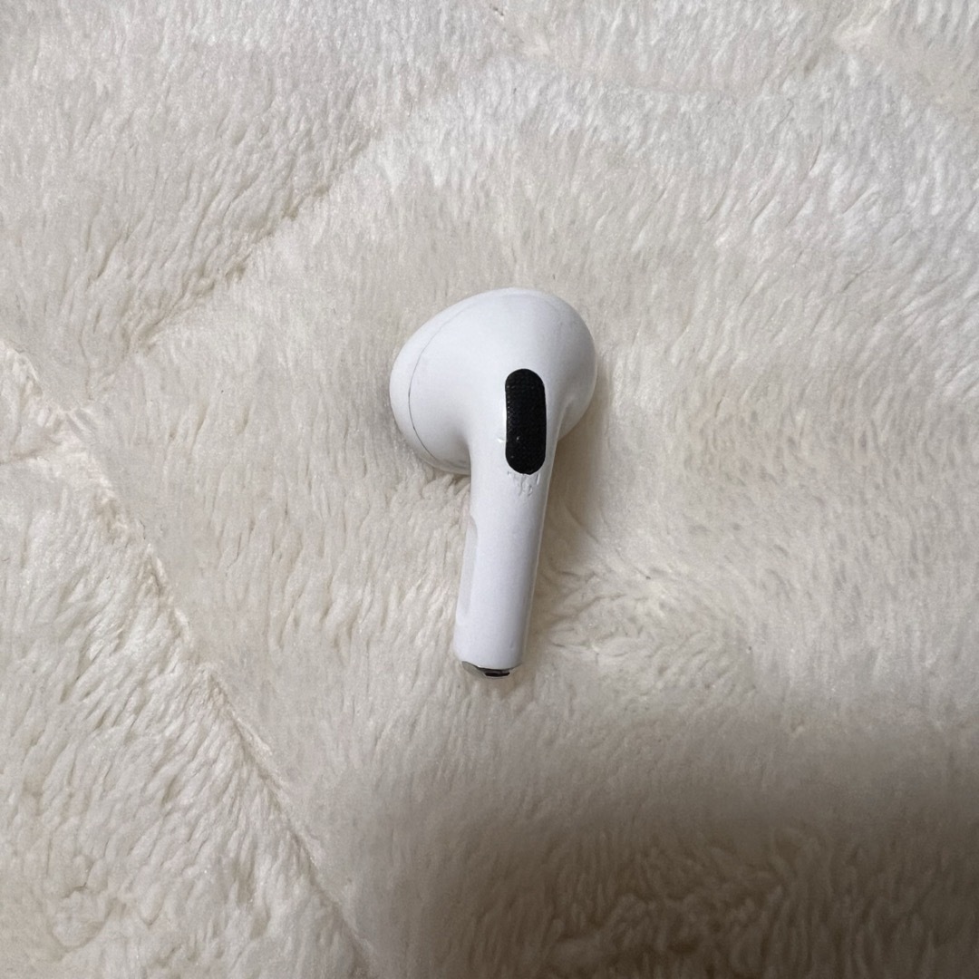 Apple(アップル)のAirPods Pro 第1世代 片耳 【左耳のみ】 スマホ/家電/カメラのオーディオ機器(ヘッドフォン/イヤフォン)の商品写真