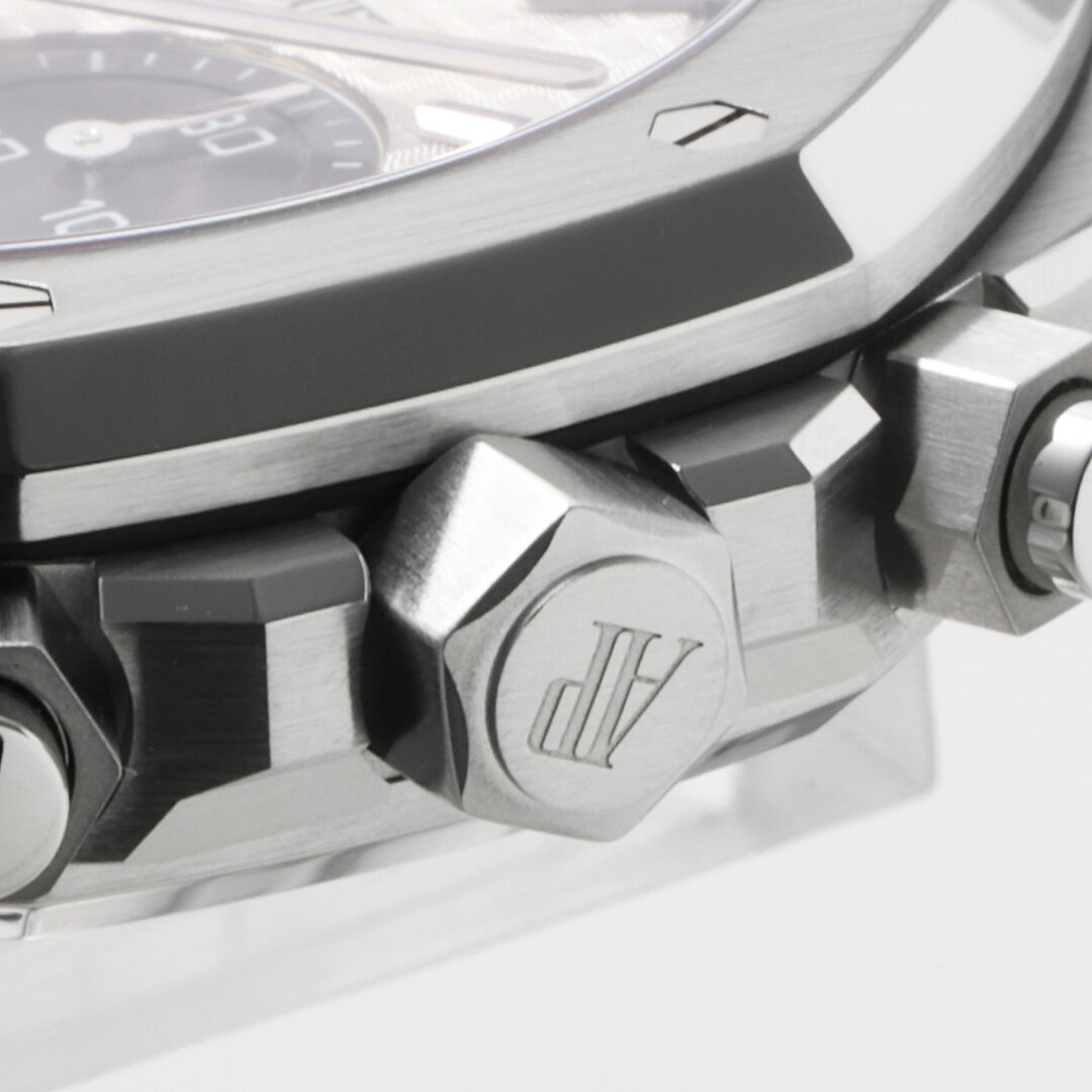 AUDEMARS PIGUET(オーデマピゲ)のオーデマピゲ ロイヤルオーク クロノグラフ 26331ST.OO.1220ST.03 メンズ 中古 腕時計 メンズの時計(腕時計(アナログ))の商品写真