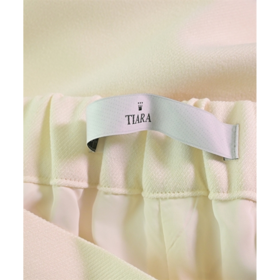 tiara(ティアラ)のTiara ティアラ パンツ（その他） 3(L位) オフホワイト 【古着】【中古】 レディースのパンツ(その他)の商品写真