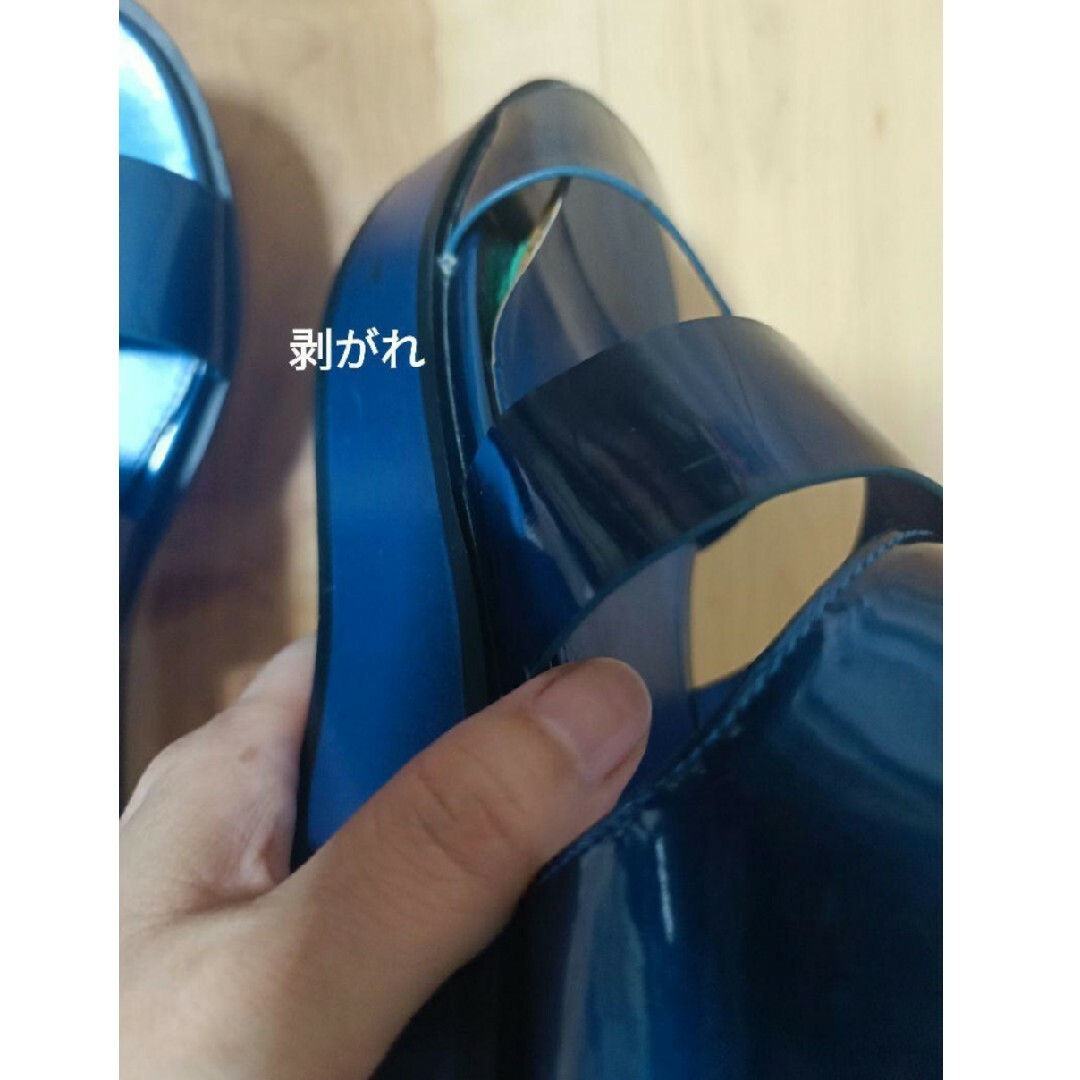 FOREVER 21(フォーエバートゥエンティーワン)のforever21 ブルー 23.5cm 厚底 エナメル カジュアル サンダル レディースの靴/シューズ(サンダル)の商品写真