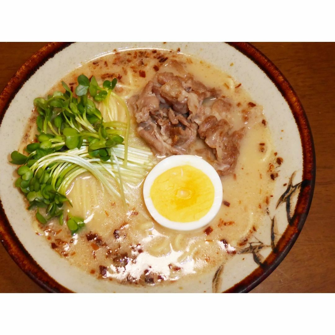 うまかよー　鹿児島黒豚 とんこつラーメン焦がしネギ入り　おすすめ　旨い 食品/飲料/酒の食品(麺類)の商品写真