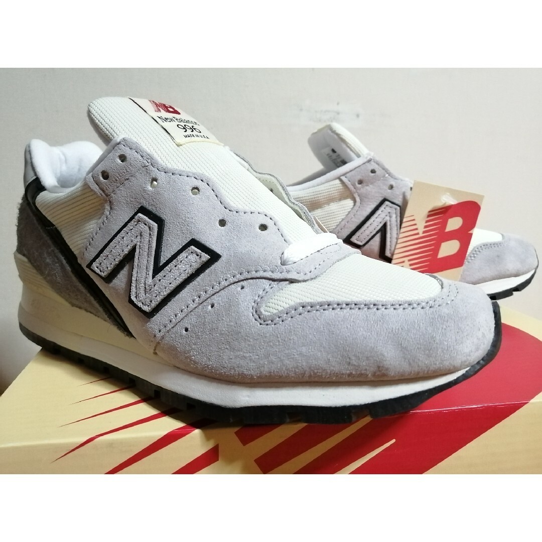 New Balance(ニューバランス)のus6.5 24.5cm ニューバランス U996TG ライトグレー 未使用品 レディースの靴/シューズ(スニーカー)の商品写真