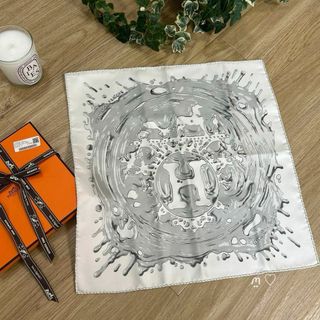 エルメス(Hermes)のHERMES　エルメス　ガヴロッシュ　ペンキ塗りたて　プチカレ　シルクスカーフ(バンダナ/スカーフ)