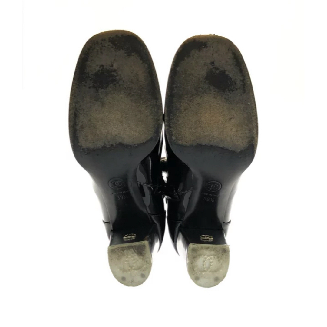 CHANEL(シャネル)のシャネル エナメルショートブーツ レディース SIZE 38 1/2 レディースの靴/シューズ(ブーツ)の商品写真