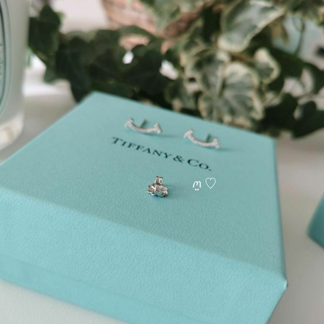 Tiffany & Co.(ティファニー)のティファニー　Tスマイルダイヤモンドピアス　Ꮶ18ホワイトゴールド　現行販売品 レディースのアクセサリー(ピアス)の商品写真