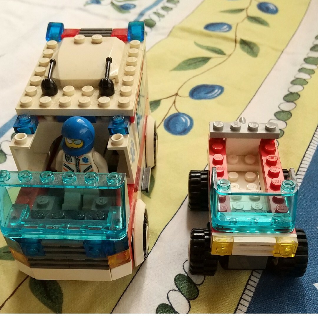 Lego(レゴ)のレゴまとめ売り シティシリーズ 警察署 消防署 ボーイング飛行機 パネル2枚 エンタメ/ホビーのおもちゃ/ぬいぐるみ(模型/プラモデル)の商品写真