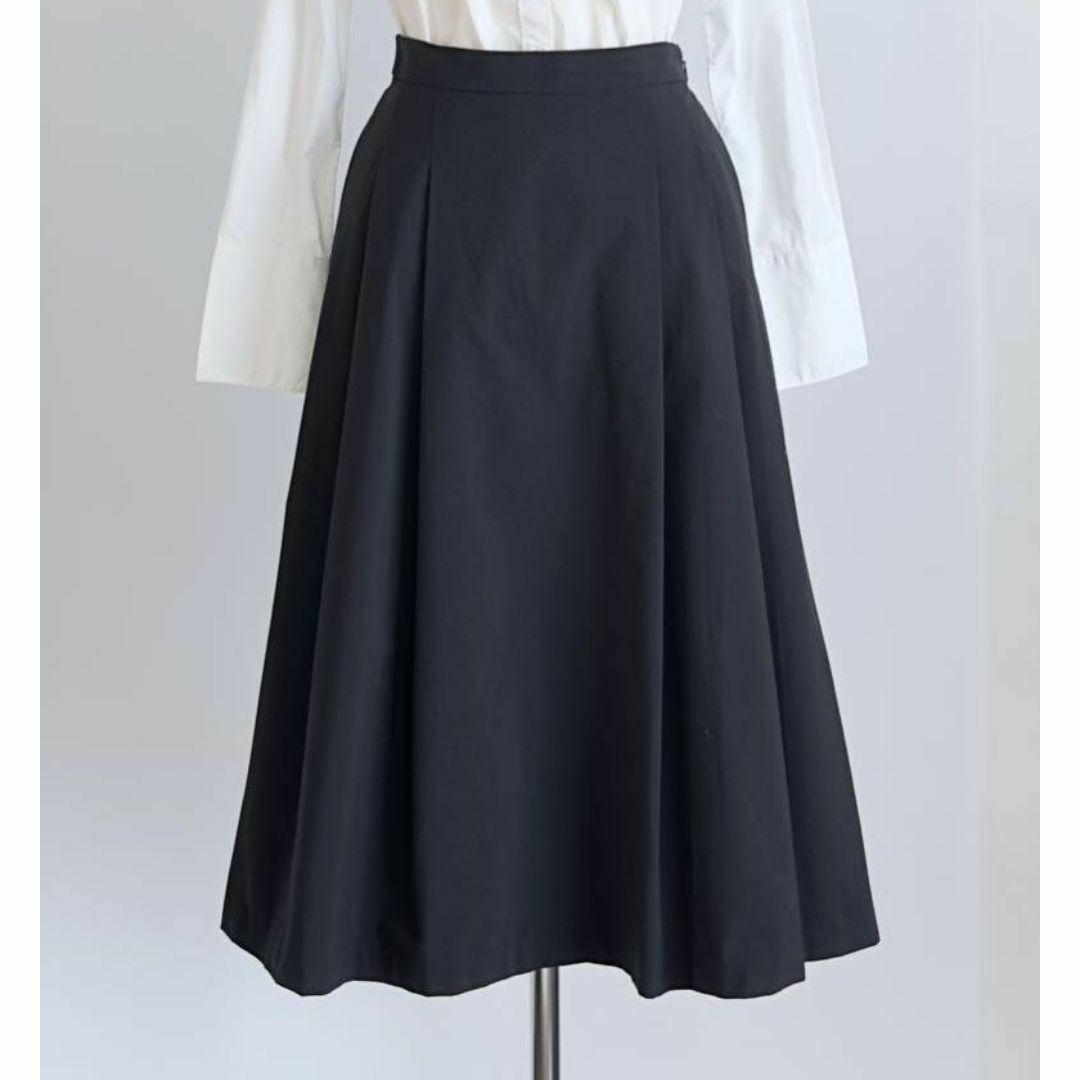 UNIQLO(ユニクロ)のユニクロ ドライストレッチ タックフレア スカート レディースのスカート(ひざ丈スカート)の商品写真
