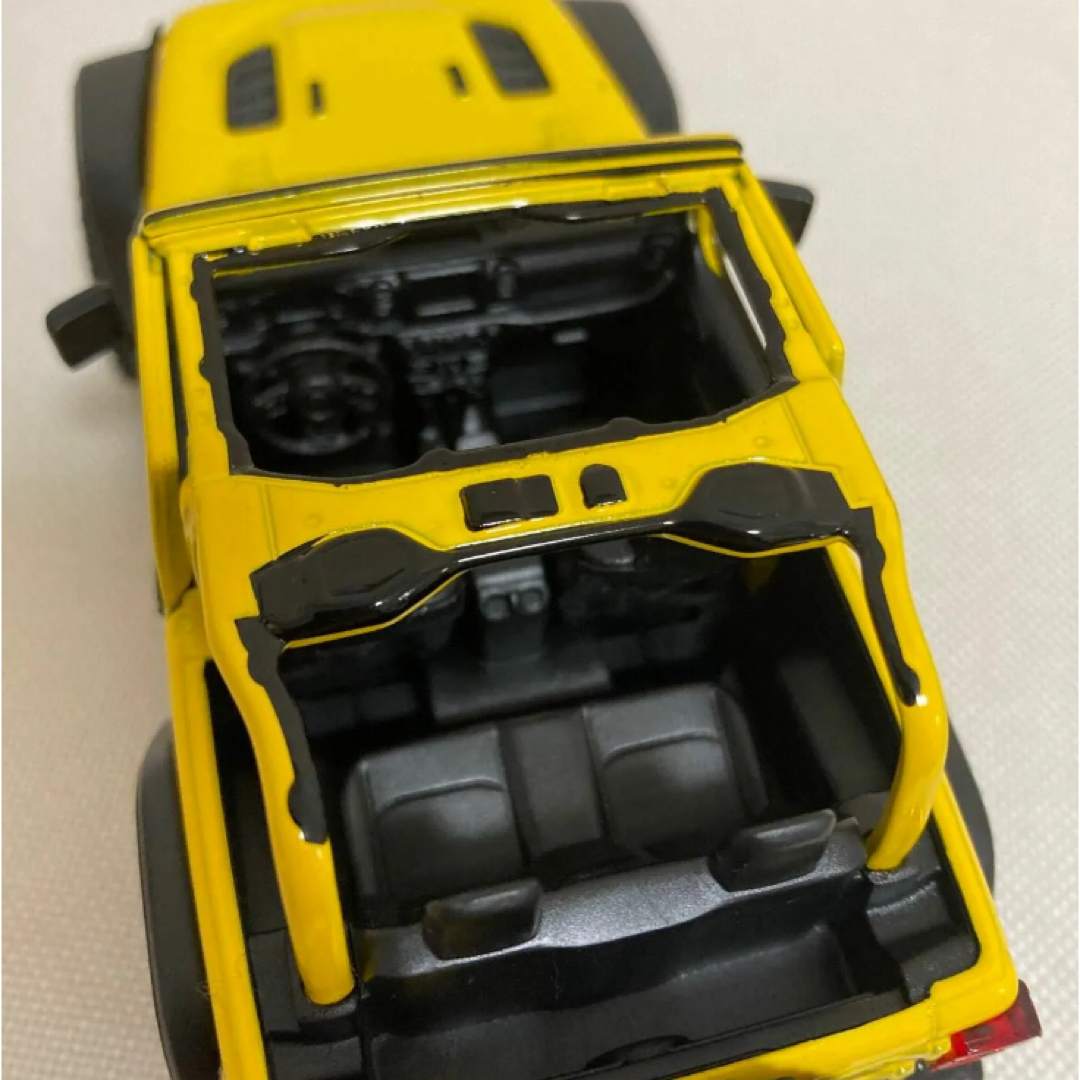 2018 Jeep Wrangler ミニカー　イエロー　プルバックカー エンタメ/ホビーのおもちゃ/ぬいぐるみ(ミニカー)の商品写真