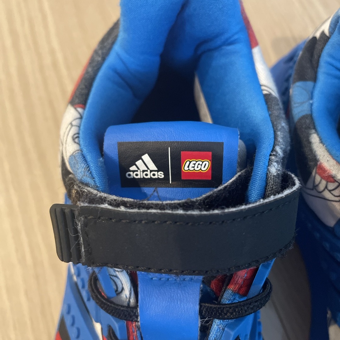 adidas(アディダス)のadidas LEGOスニーカー キッズ/ベビー/マタニティのキッズ靴/シューズ(15cm~)(スニーカー)の商品写真