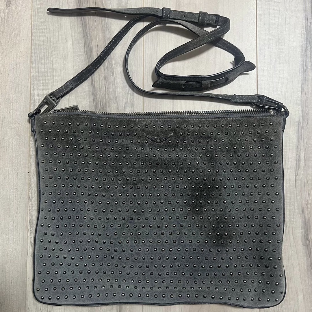 Zadig&Voltaire(ザディグエヴォルテール)のzadig&voltaire ショルダーバック 24x32x1.5㎝ 約4万円 レディースのバッグ(ショルダーバッグ)の商品写真