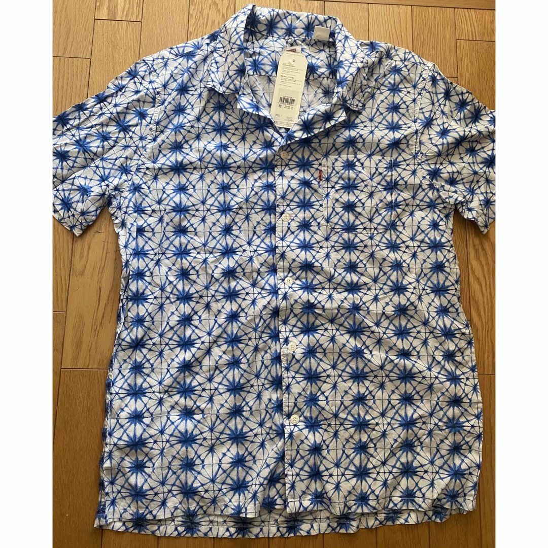 Levi's(リーバイス)の【新品、未使用】リーバイス　シャツ  メンズのトップス(Tシャツ/カットソー(半袖/袖なし))の商品写真