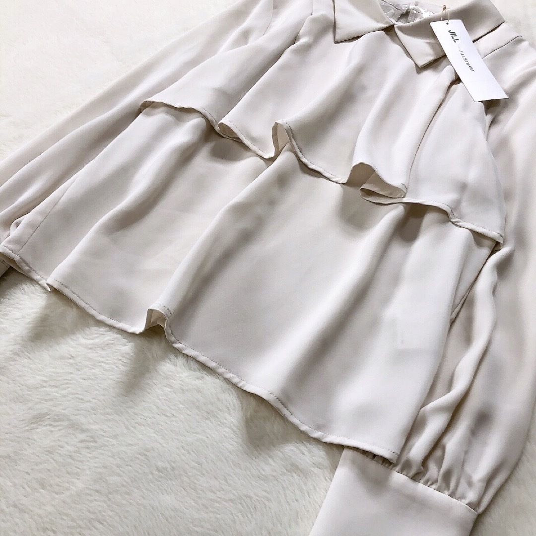 JILL by JILLSTUART(ジルバイジルスチュアート)のタグ付き未使用♡JILL by JILL STUART エリツキケープブラウス レディースのトップス(シャツ/ブラウス(長袖/七分))の商品写真