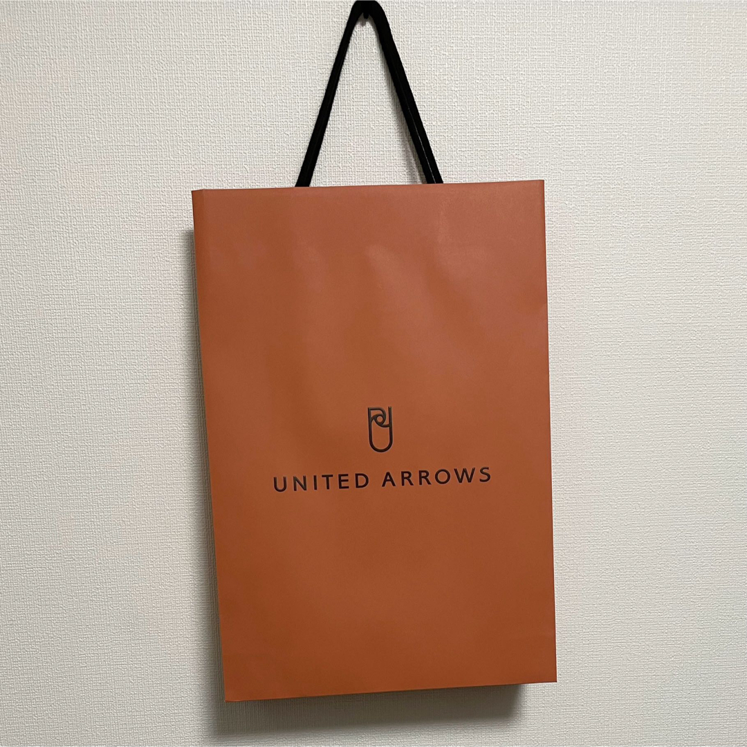 BEAUTY&YOUTH UNITED ARROWS(ビューティアンドユースユナイテッドアローズ)のUNITED ARROWS ユナイテッドアローズ ショッパー 紙袋  1枚 インテリア/住まい/日用品のオフィス用品(ラッピング/包装)の商品写真