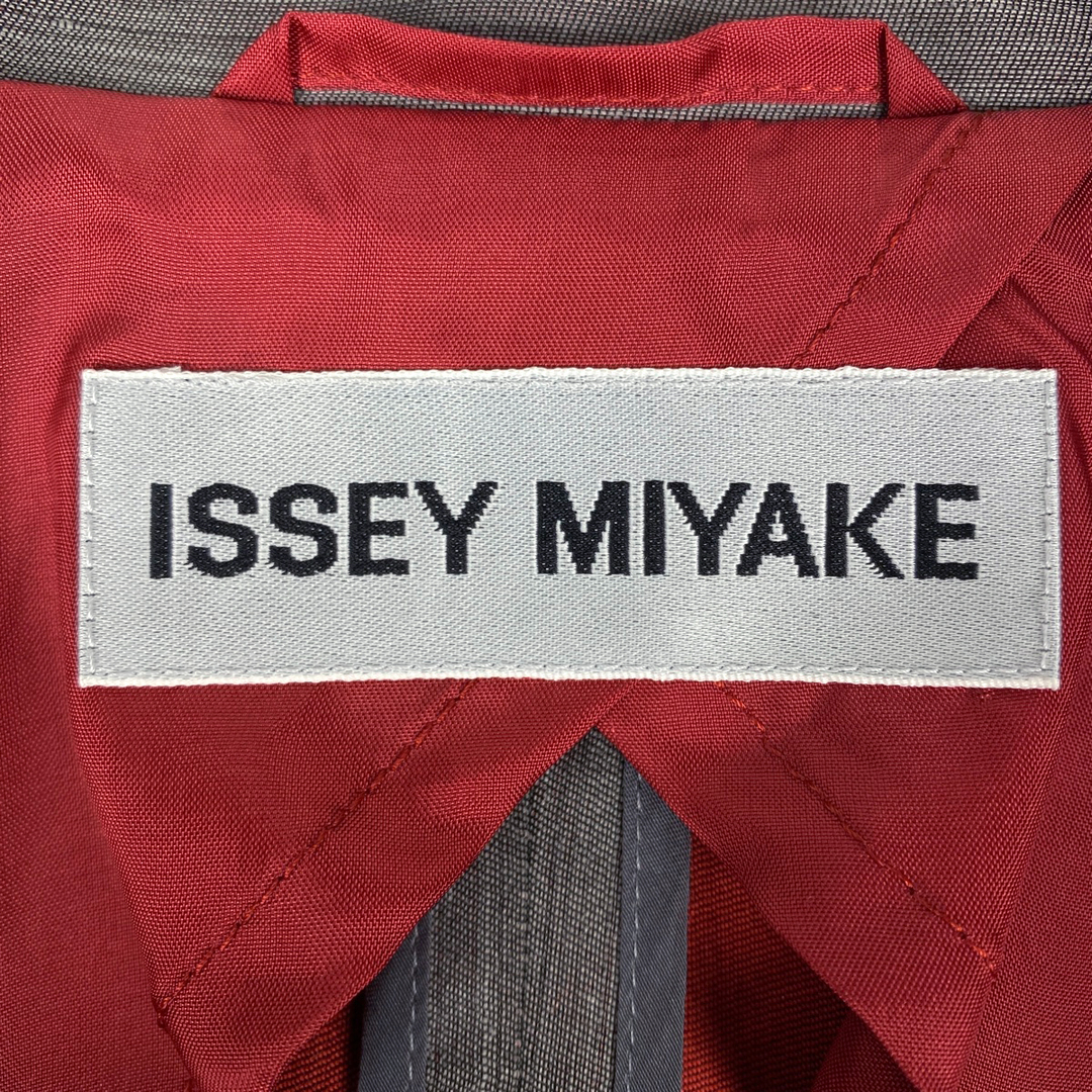 ISSEY MIYAKE(イッセイミヤケ)のイッセイミヤケ プリーツ ジャケット レディース 3 【中古】 レディースのジャケット/アウター(その他)の商品写真