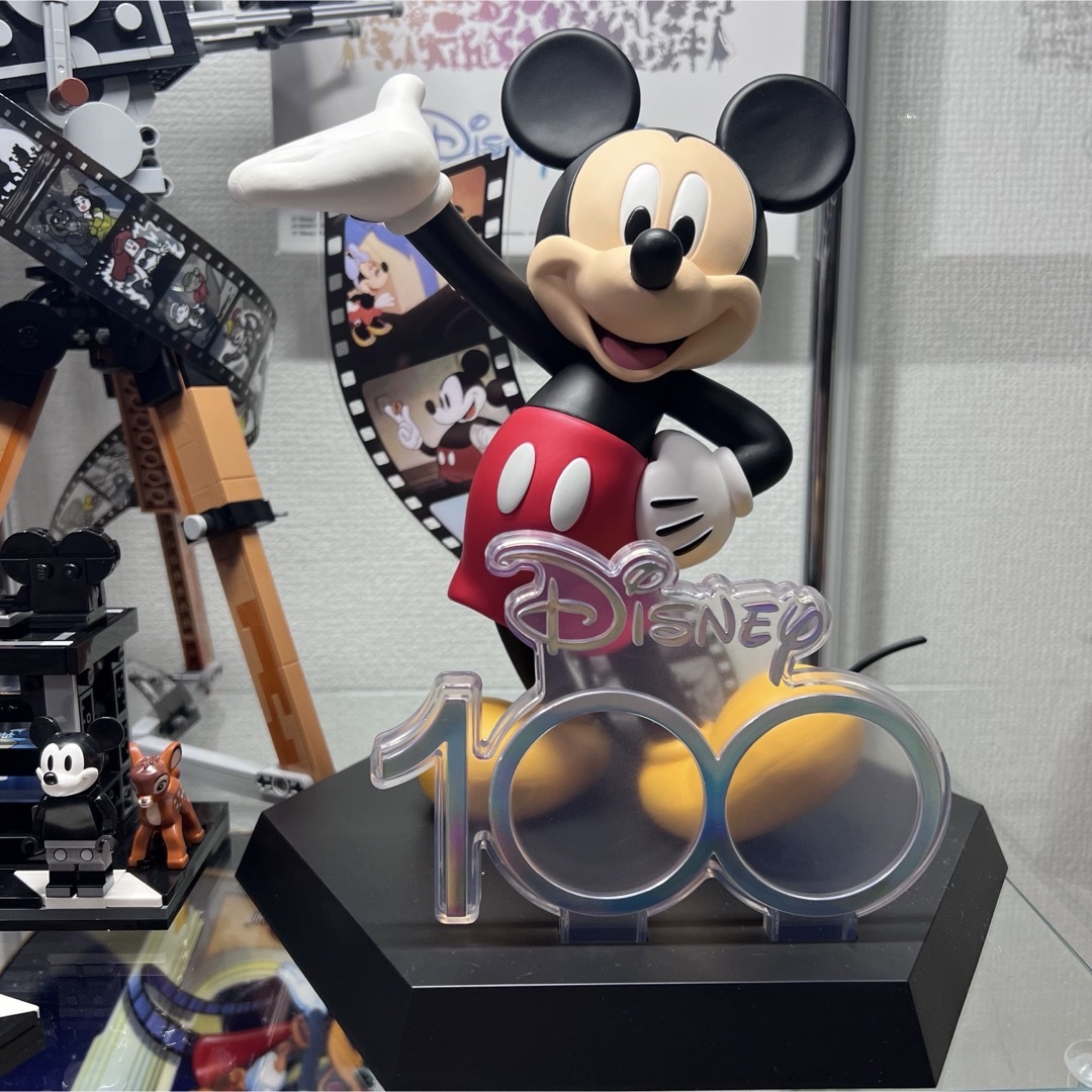 Disney(ディズニー)の【美品】 Disney100 限定グッズ まとめ売り フィギュア レゴ ミッキー エンタメ/ホビーのおもちゃ/ぬいぐるみ(キャラクターグッズ)の商品写真