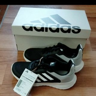 adidas　スニーカー24cm   新品(スニーカー)