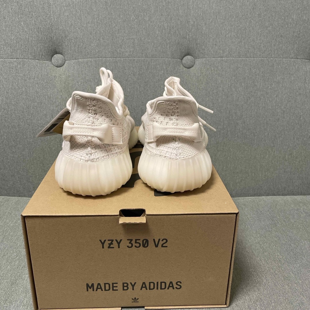 YEEZY（adidas）(イージー)のYEEZY BOOST 350 V2 Bone 27.5cm メンズの靴/シューズ(スニーカー)の商品写真