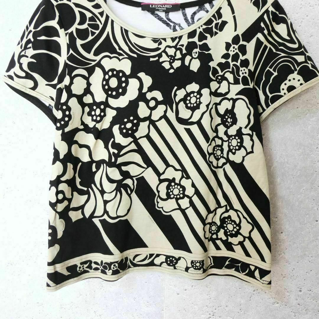 LEONARD(レオナール)の美品 LEONARD FASHION 花柄 クルーネック 半袖 Tシャツ レディースのトップス(Tシャツ(半袖/袖なし))の商品写真